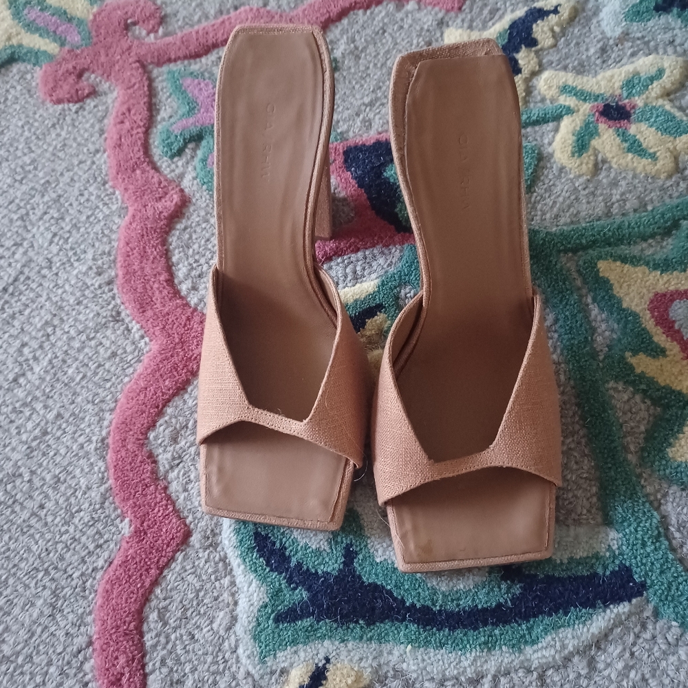 GIA/RHW beige linen Sculpted heel slip on shoes 37.